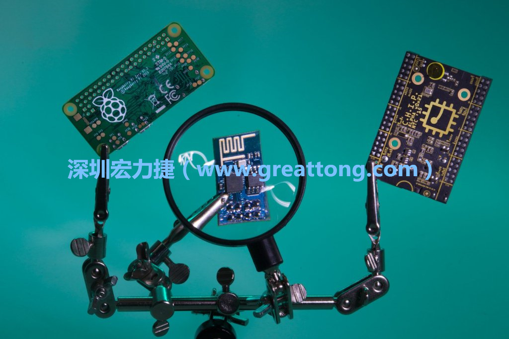 A Raspberry Pi Zero、ESP8266和CHIP。