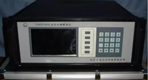 先將你要抄板的PCB板放到掃描儀中，啟動掃描儀